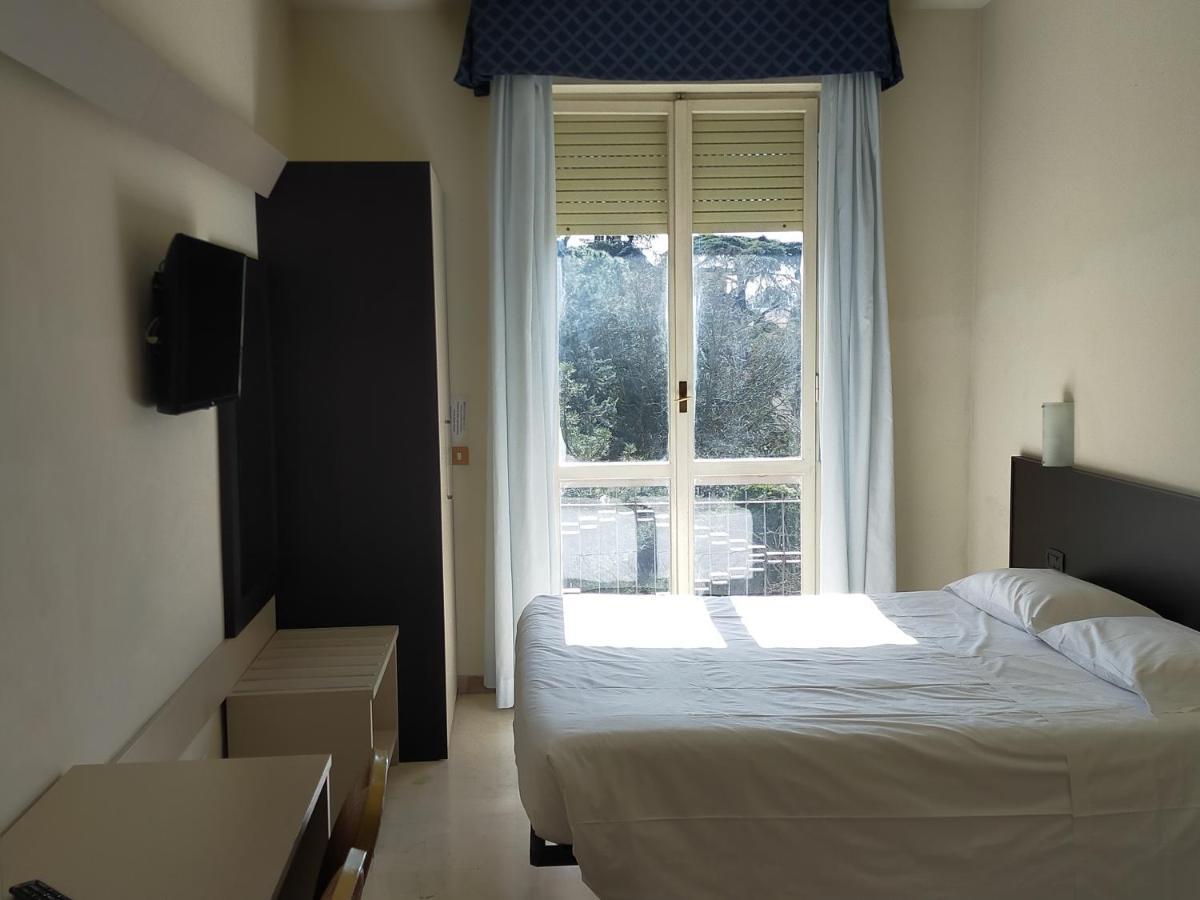 AUTO PARK HOTEL con Ristorante interno e grande parcheggio gratuito Firenze Esterno foto
