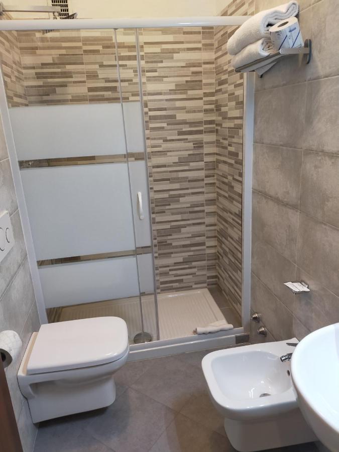 AUTO PARK HOTEL con Ristorante interno e grande parcheggio gratuito Firenze Esterno foto