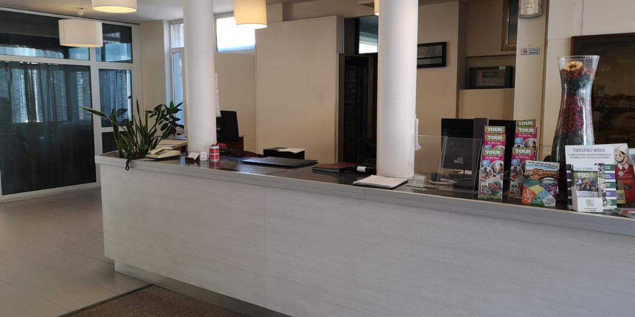 AUTO PARK HOTEL con Ristorante interno e grande parcheggio gratuito Firenze Esterno foto