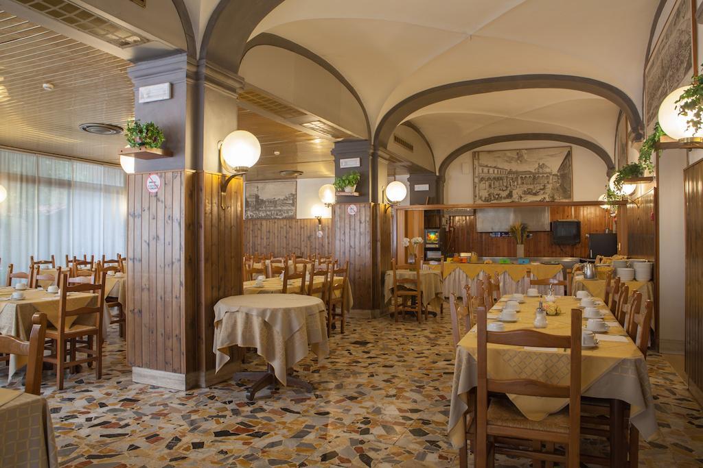 AUTO PARK HOTEL con Ristorante interno e grande parcheggio gratuito Firenze Esterno foto