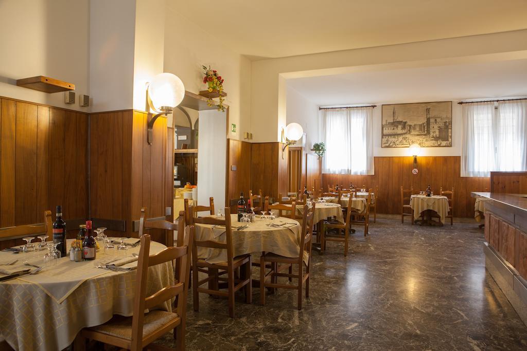AUTO PARK HOTEL con Ristorante interno e grande parcheggio gratuito Firenze Esterno foto
