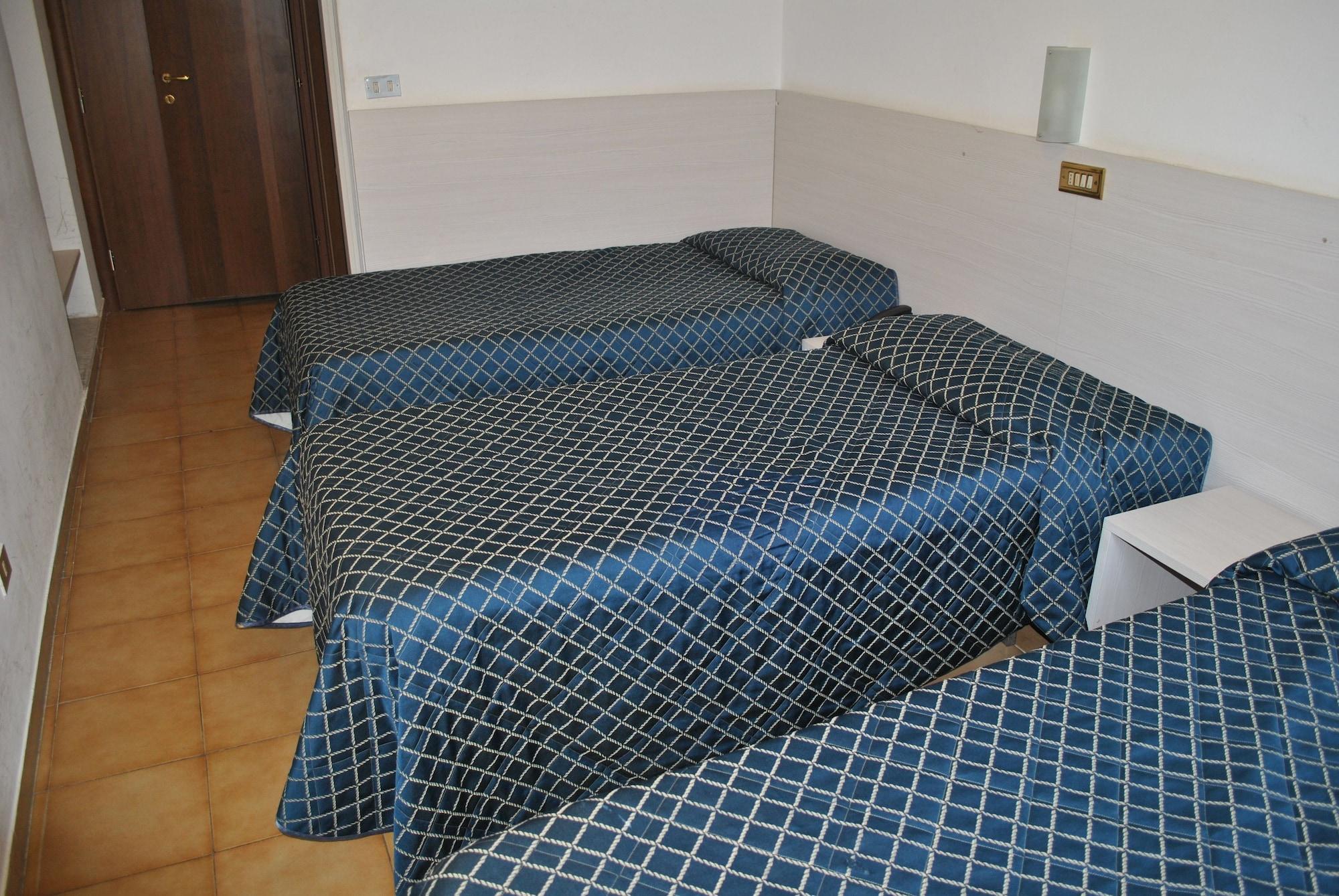 AUTO PARK HOTEL con Ristorante interno e grande parcheggio gratuito Firenze Esterno foto