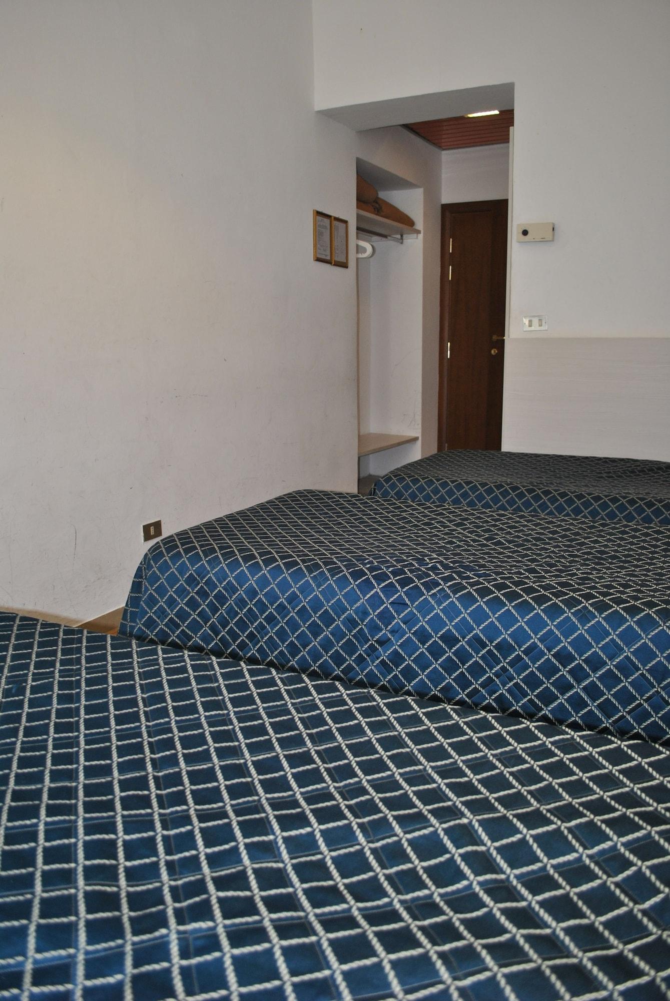 AUTO PARK HOTEL con Ristorante interno e grande parcheggio gratuito Firenze Esterno foto