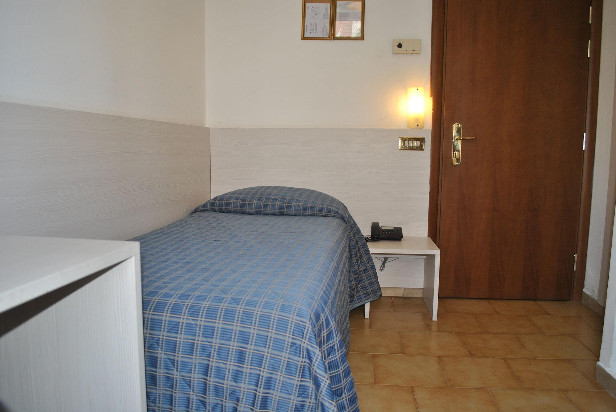 AUTO PARK HOTEL con Ristorante interno e grande parcheggio gratuito Firenze Esterno foto