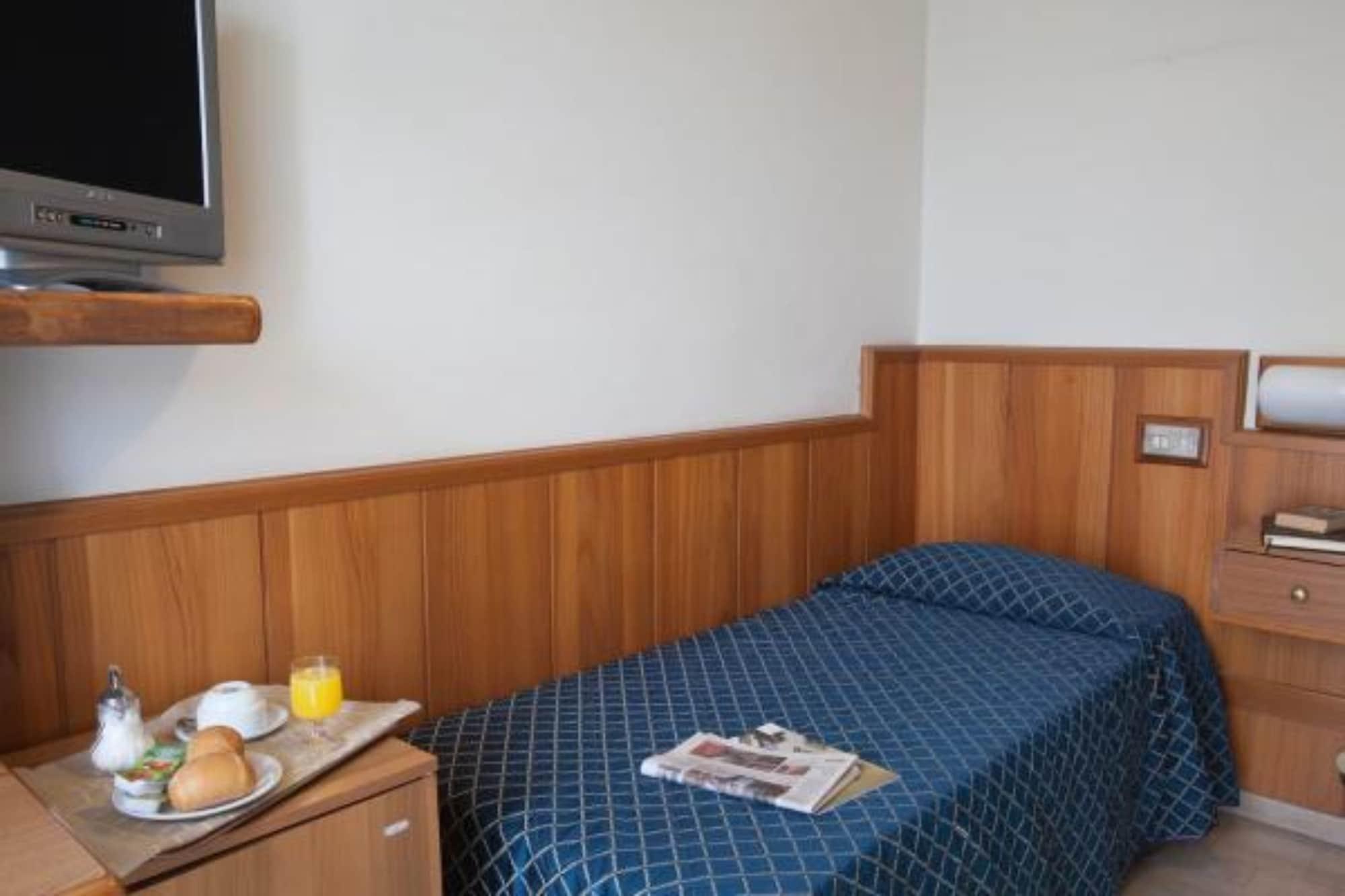 AUTO PARK HOTEL con Ristorante interno e grande parcheggio gratuito Firenze Esterno foto