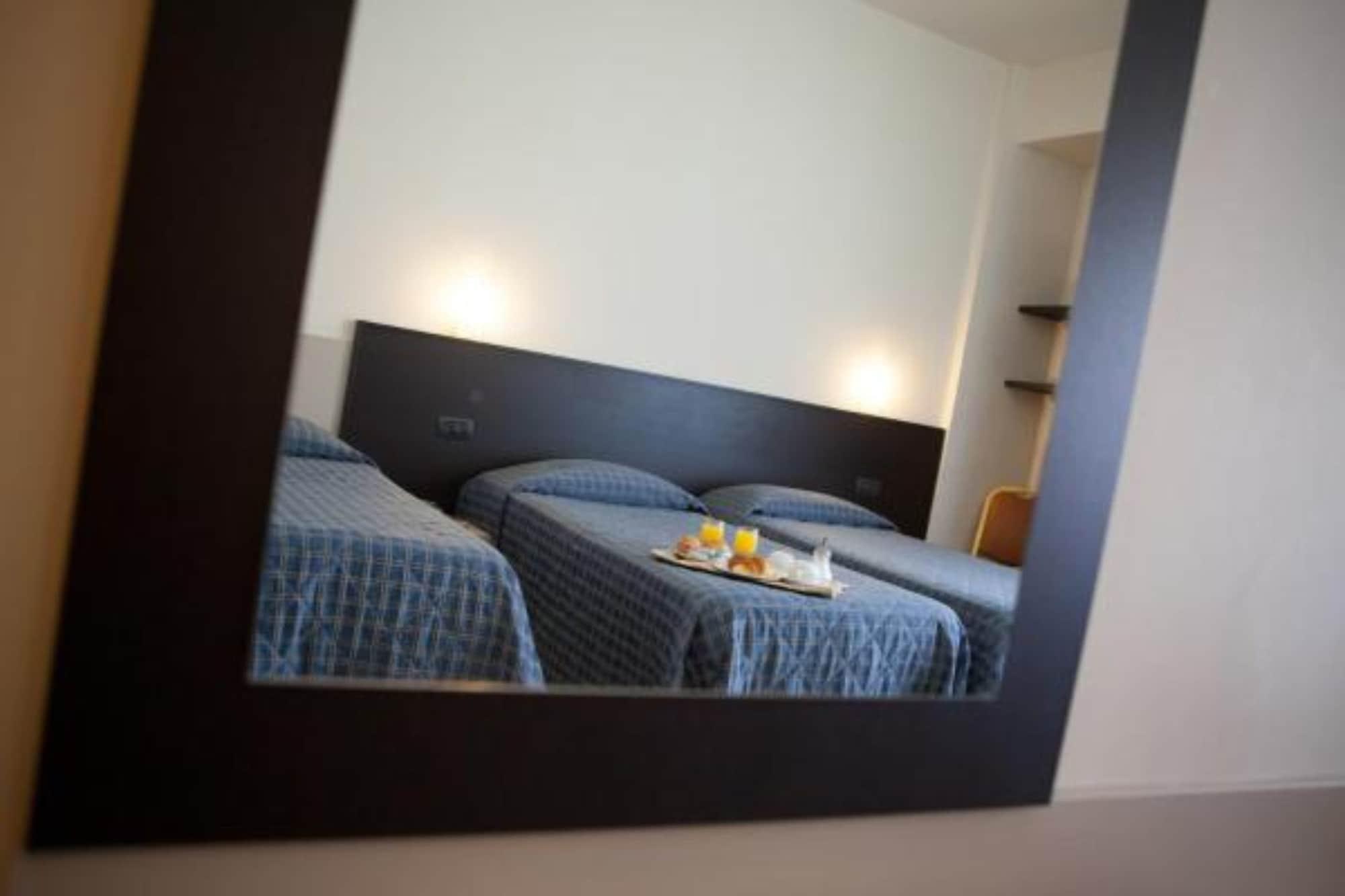 AUTO PARK HOTEL con Ristorante interno e grande parcheggio gratuito Firenze Esterno foto
