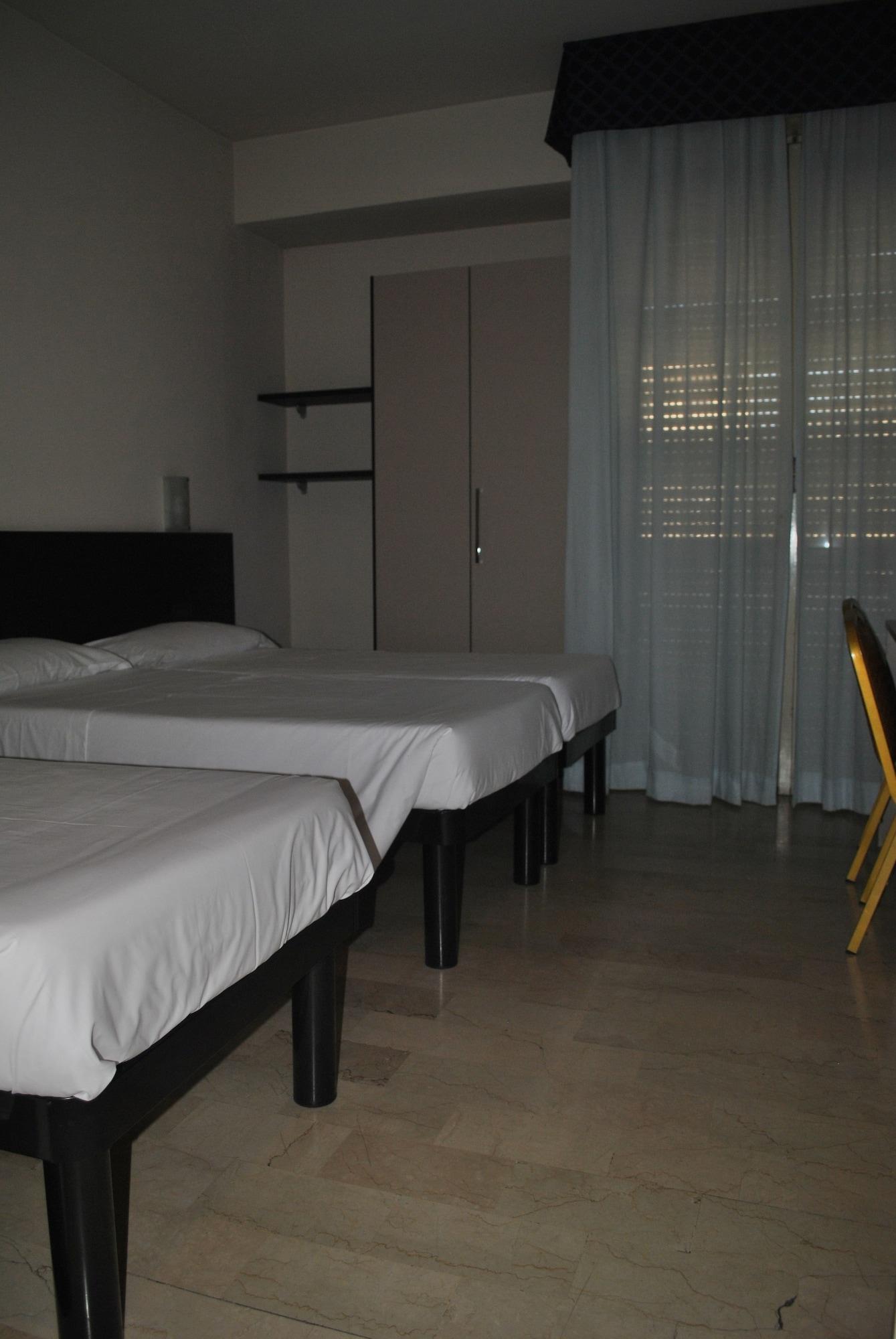 AUTO PARK HOTEL con Ristorante interno e grande parcheggio gratuito Firenze Esterno foto