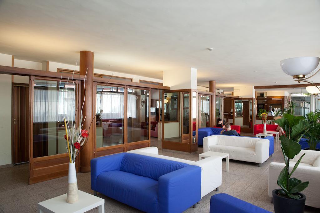 AUTO PARK HOTEL con Ristorante interno e grande parcheggio gratuito Firenze Esterno foto