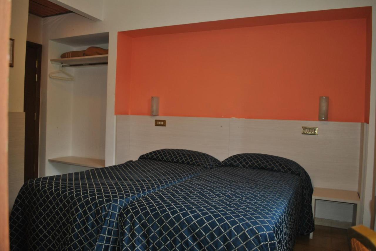 AUTO PARK HOTEL con Ristorante interno e grande parcheggio gratuito Firenze Esterno foto