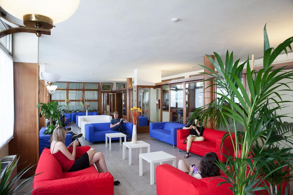 AUTO PARK HOTEL con Ristorante interno e grande parcheggio gratuito Firenze Esterno foto