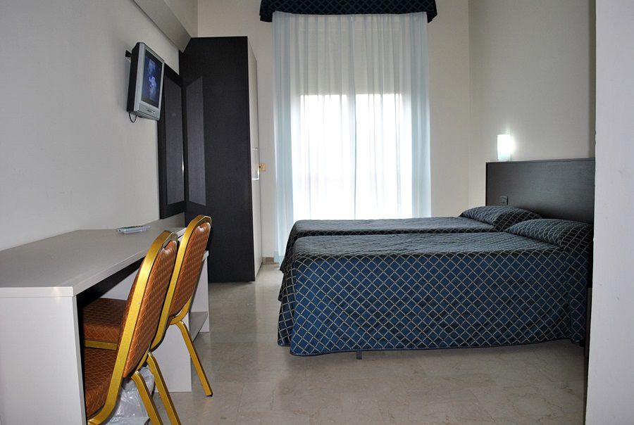 AUTO PARK HOTEL con Ristorante interno e grande parcheggio gratuito Firenze Esterno foto